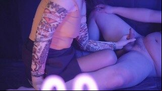 我给你足交，高潮的却是我，兔兔每天都想挨肏一百遍！